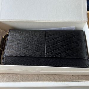 Stella & Dot Covet Mercer Wallet